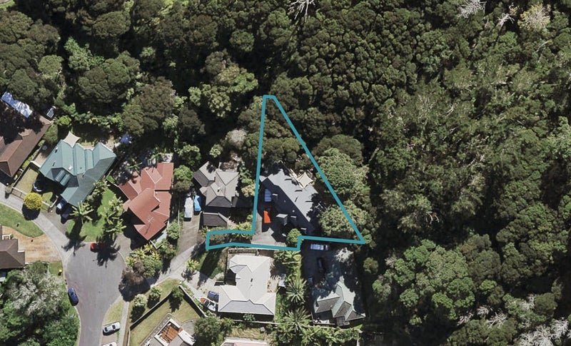 9 Daldys Bush Lane, Bayview, Auckland - Carousel 1