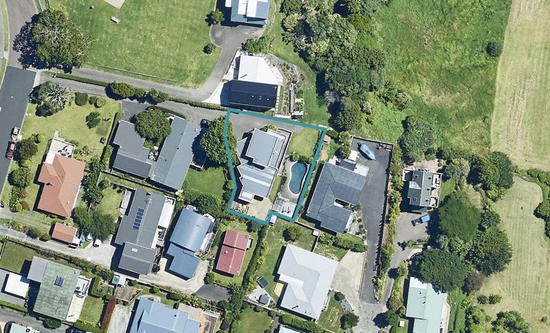 35 Hillcrest Road, Otumoetai, Tauranga - Carousel 1