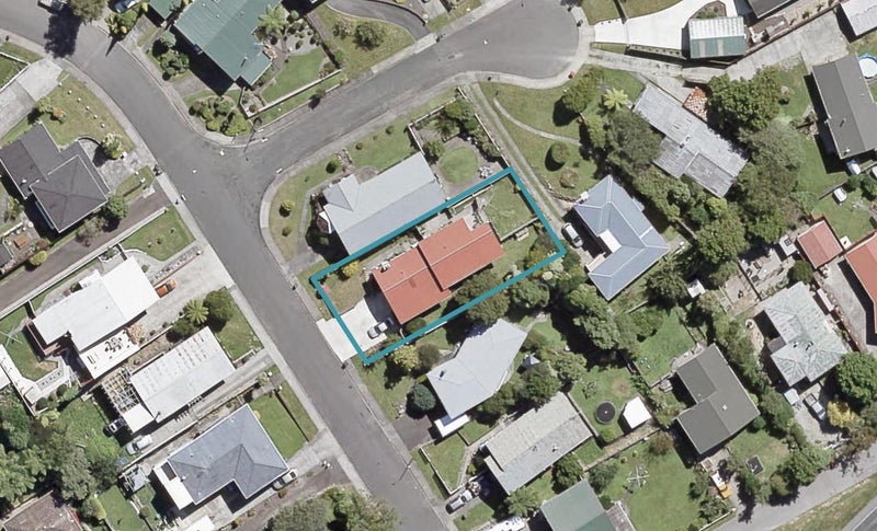 8 Sunnyview Drive, Brown Owl, Upper Hutt - Carousel 1