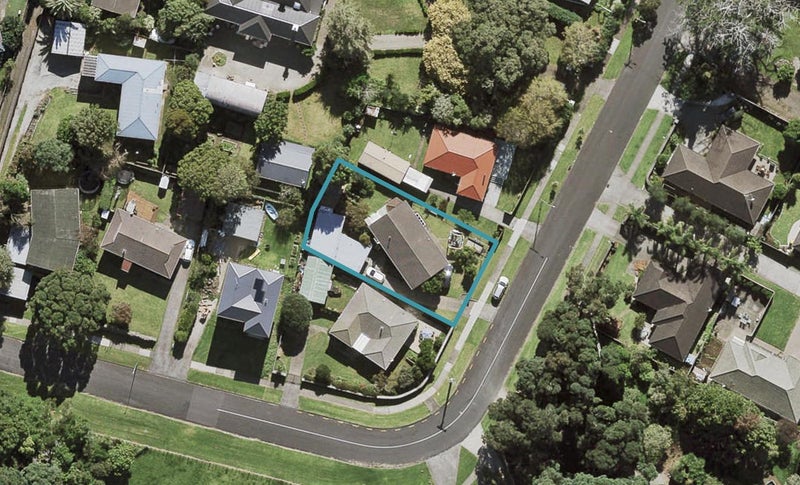 18 Ambury Road, Mangere Bridge, Auckland - Carousel 1