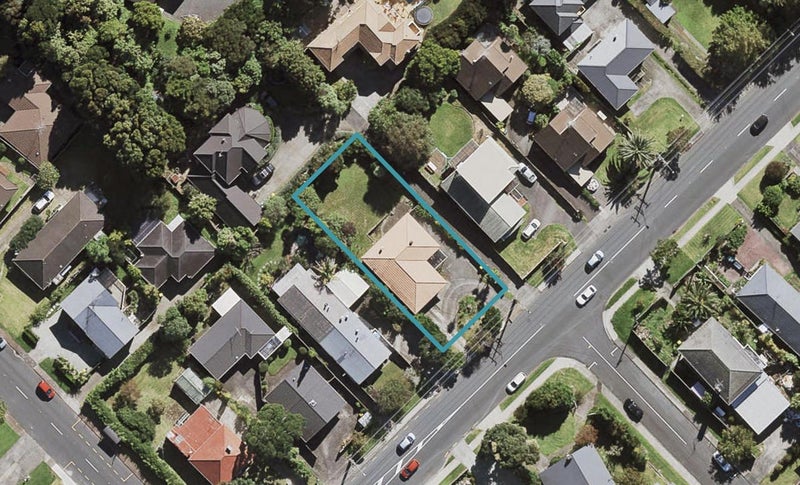 49 Ocean View Road, Hillcrest, Auckland - Carousel 1