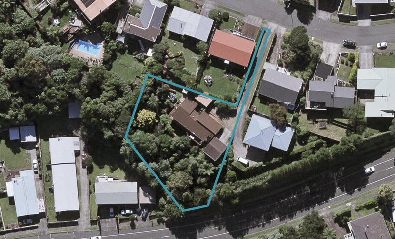 11B Longview Drive, Merrilands, New Plymouth - Carousel 1
