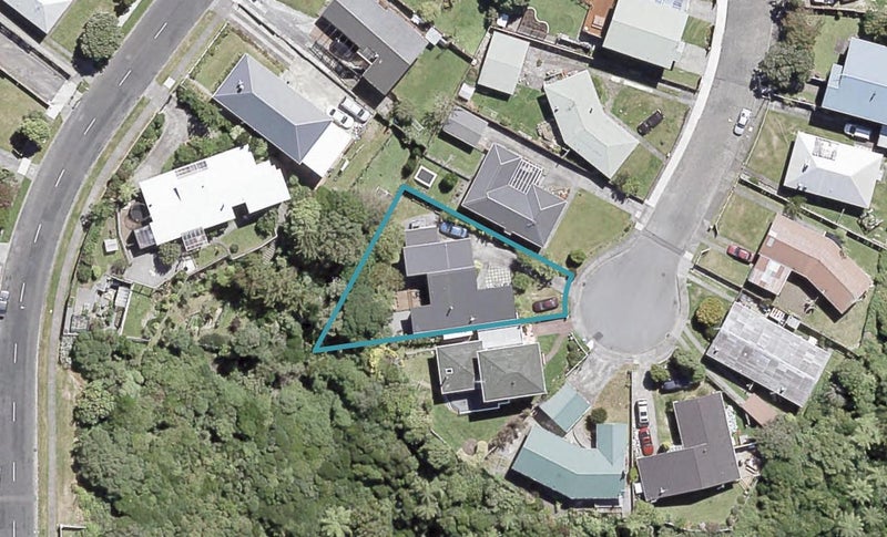 11 Clematis Grove, Maungaraki, Lower Hutt - Carousel 1