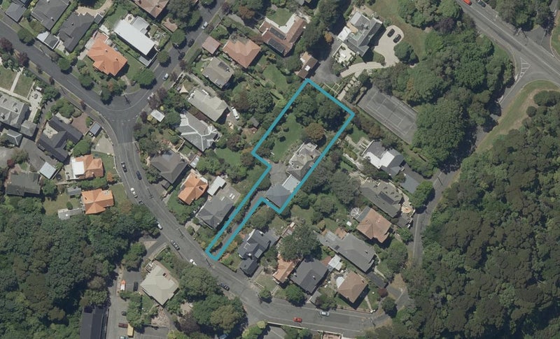 17 Tolcarne Avenue, Maori Hill, Dunedin - Carousel 1