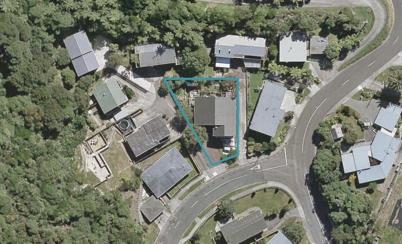 91 Mulberry Street, Normandale, Lower Hutt - Carousel 1