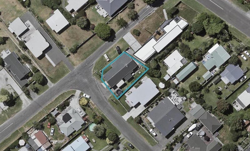 1A Hohiria Street, Waikanae Beach, Waikanae - Carousel 1