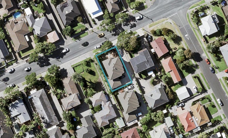 14 Eastern Beach Road, Eastern Beach, Auckland - Carousel 1