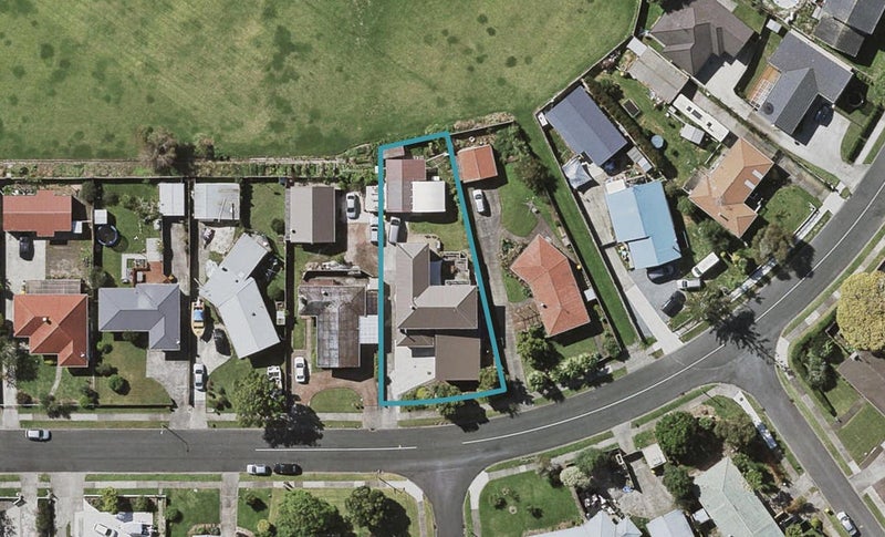 118 Edgewater Drive, Pakuranga, Auckland - Carousel 1