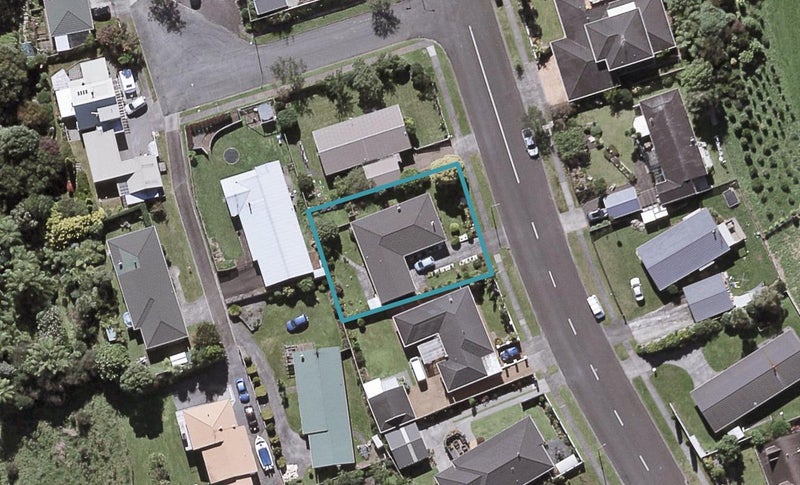 37 Heta Road, Highlands Park, New Plymouth - Carousel 1