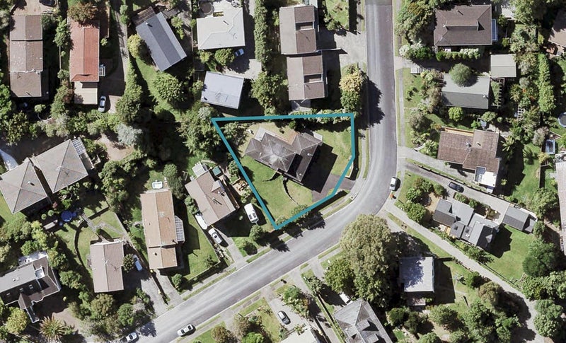 3 Elmira Place, Browns Bay, Auckland - Carousel 1