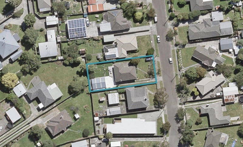 12 Weka Grove, Elderslea, Upper Hutt - Carousel 1