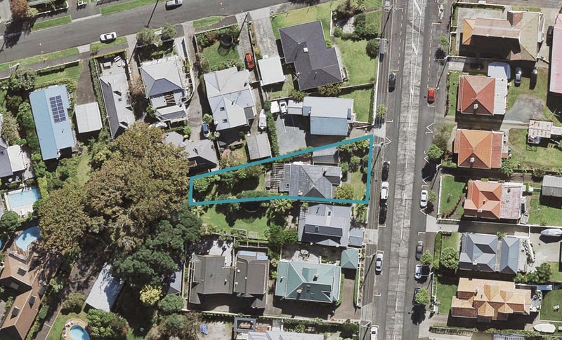 144 Queen Street, Northcote Point, Auckland - Carousel 1