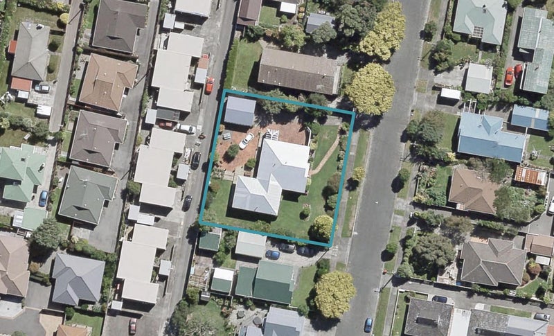 15 Fuller Grove, Woburn, Lower Hutt - Carousel 1