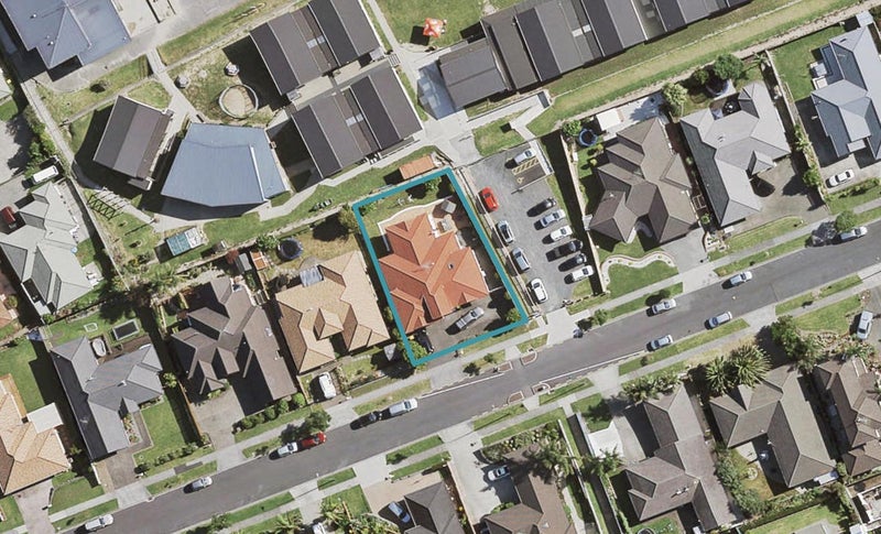 42 Mt Lebanon Crescent, The Gardens, Auckland - Carousel 1