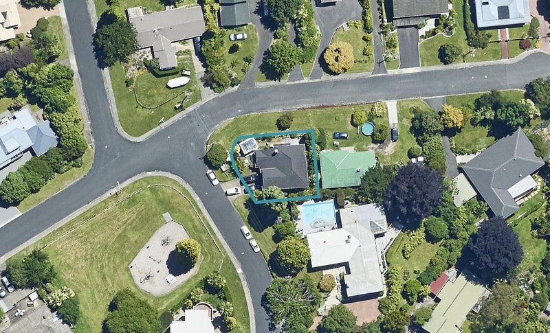 29 Grand Vue Road, Kawaha Point, Rotorua - Carousel 1