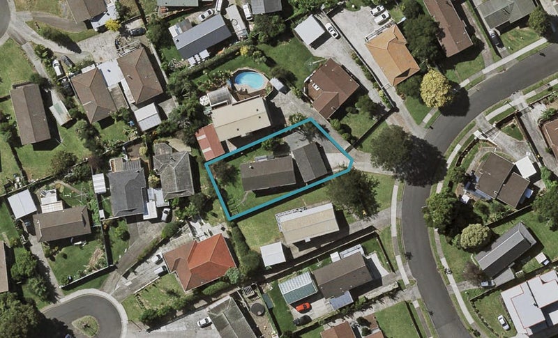 27 Greenstone Place, Clover Park, Auckland - Carousel 1