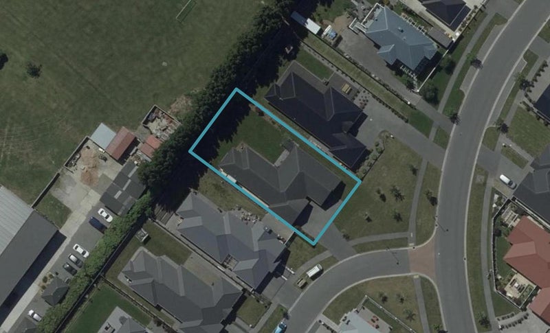 2 Malachy Grove, Aidanfield, Christchurch - Carousel 1
