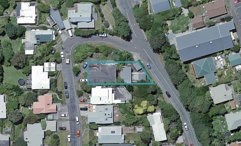 28B Farm Road, Northland, Wellington - Carousel 1