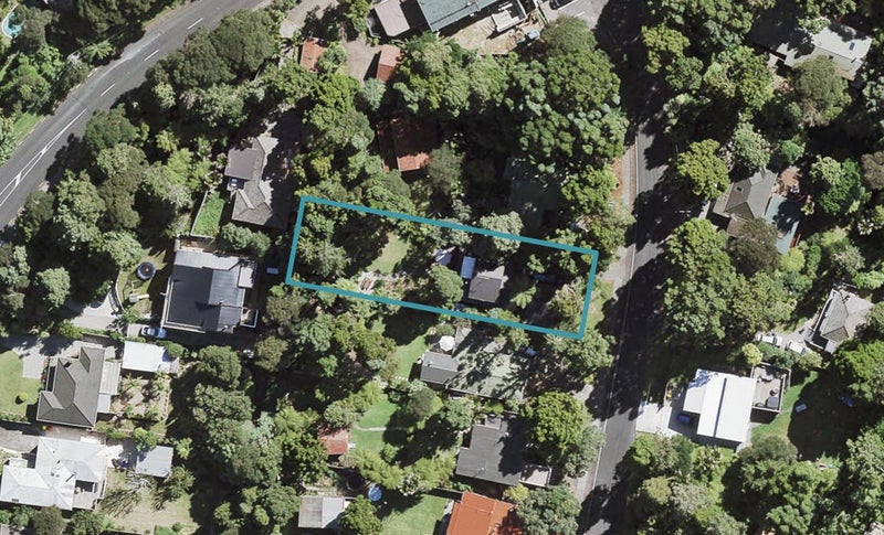 7 Hollywood Avenue, Titirangi, Auckland - Carousel 1