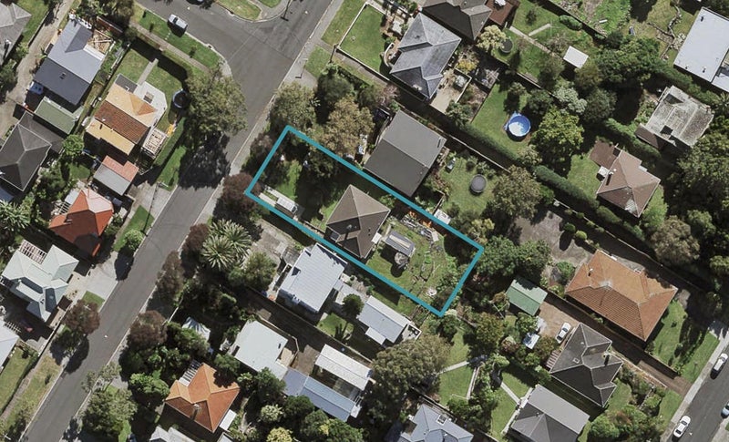 25 Te Kawa Road, One Tree Hill, Auckland - Carousel 1