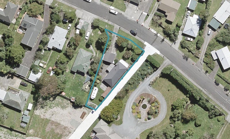 5 Pokaka Street, Birchville, Upper Hutt - Carousel 1