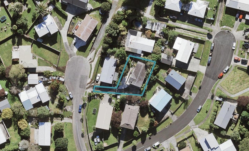 3B Louise Place, West Harbour, Auckland - Carousel 1
