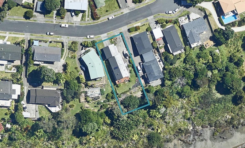 22 Sunny Bay Road, Matua, Tauranga - Carousel 1