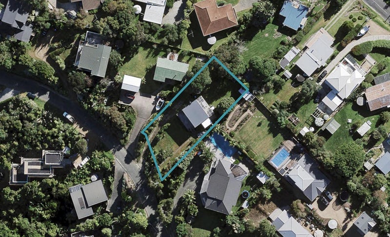 48 Karaka Road, Oneroa, Waiheke Island - Carousel 1