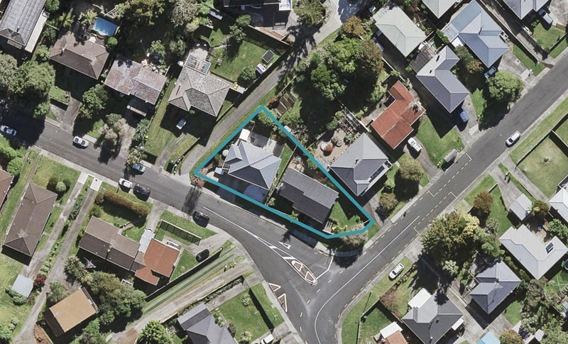 1/2 Sovereign Place, Glenfield, Auckland - Carousel 1