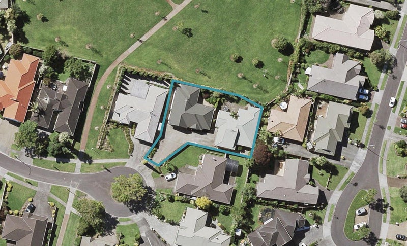 2/18 Bowscale Place, Northpark, Auckland - Carousel 1