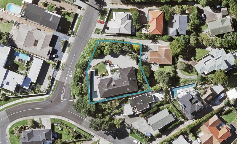 1 Musick Point Road, Bucklands Beach, Auckland - Carousel 1