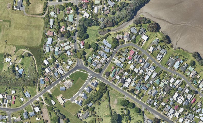 58 Roretana Drive, Athenree, Katikati - Carousel 1