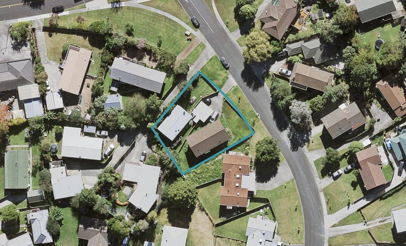 7 Rena Place, West Harbour, Auckland - Carousel 1