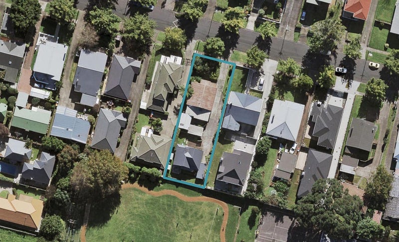 12 Beckenham Avenue, Royal Oak, Auckland - Carousel 1