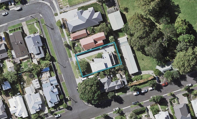 4 Empire Road, Devonport, Auckland - Carousel 1