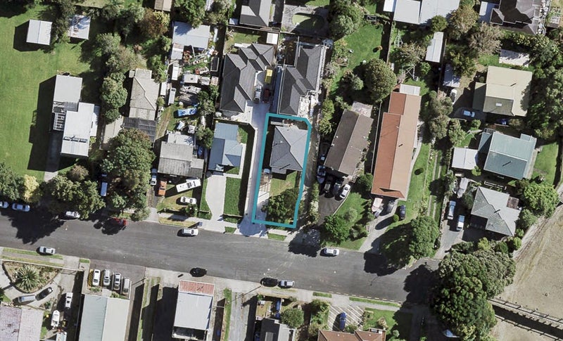 20 Beihlers Road, Weymouth, Auckland - Carousel 1