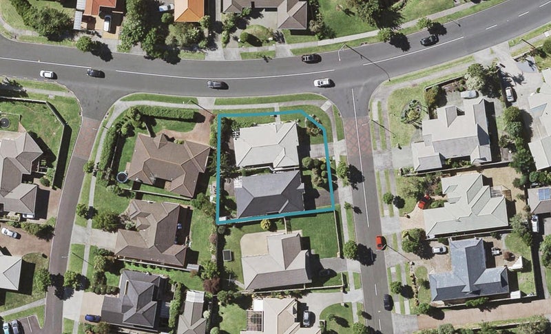 1/1 Amberwood Drive, Northpark, Auckland - Carousel 1
