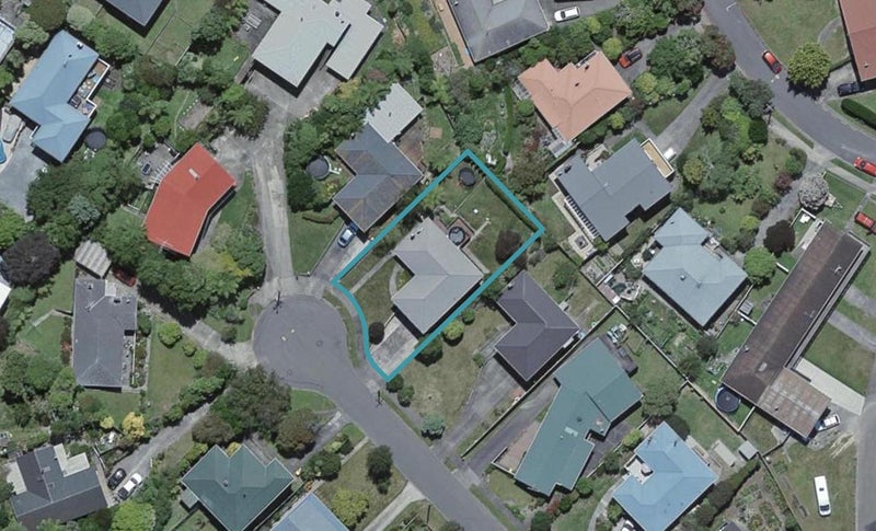 10 Magdalen Street, Tawa, Wellington - Carousel 1