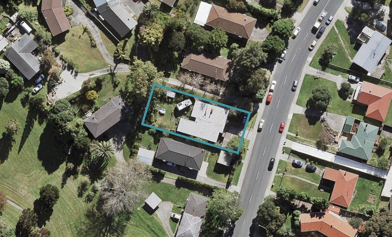 20 Diana Drive, Glenfield, Auckland - Carousel 1