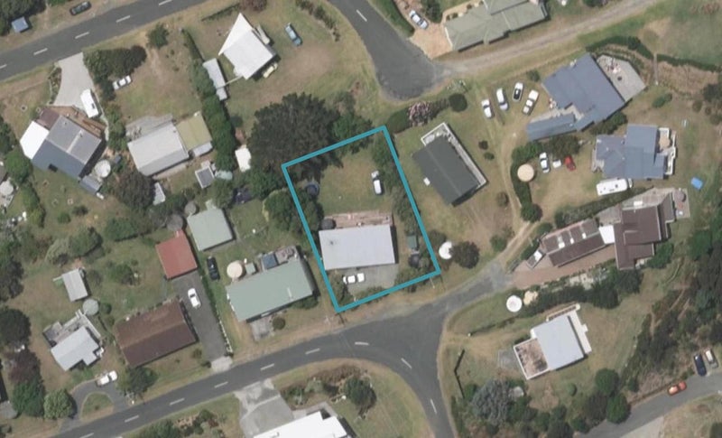 13 Eveline Street, Mangawhai Heads, Mangawhai - Carousel 1