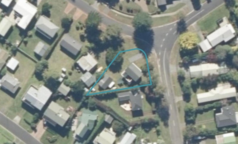 2 Ogilvie Road, Kinloch, Taupō - Carousel 1