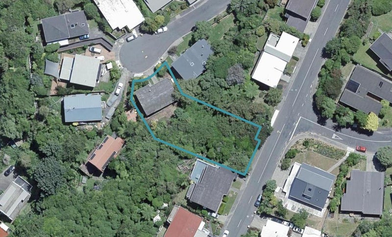 11 Ramsey Place, Karori, Wellington - Carousel 1