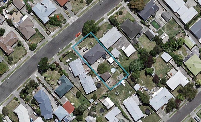 33 Clarence Cox Crescent, Pirimai, Napier - Carousel 1