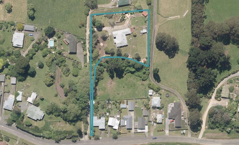 185 No 3 Line, Whanganui East, Whanganui - Carousel 1