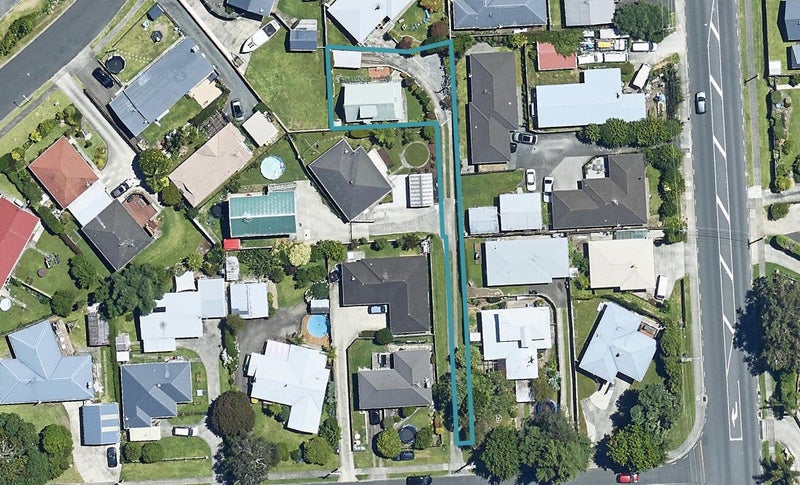 5A Lynwood Place, Brookfield, Tauranga - Carousel 1
