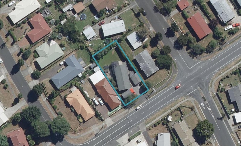 122 Collins Road, Melville, Hamilton - Carousel 1