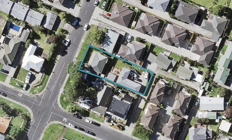 2/148 Wellington Street, Howick, Manukau - Carousel 1