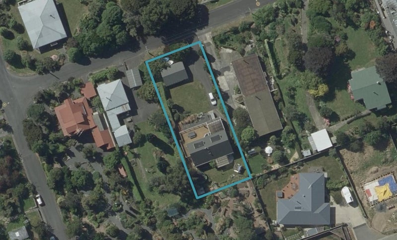 6 Waikana Street, Broad Bay, Dunedin - Carousel 1