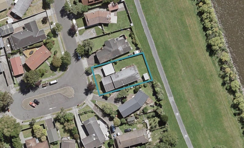 22 Memphis Grove, Totara Park, Upper Hutt - Carousel 1