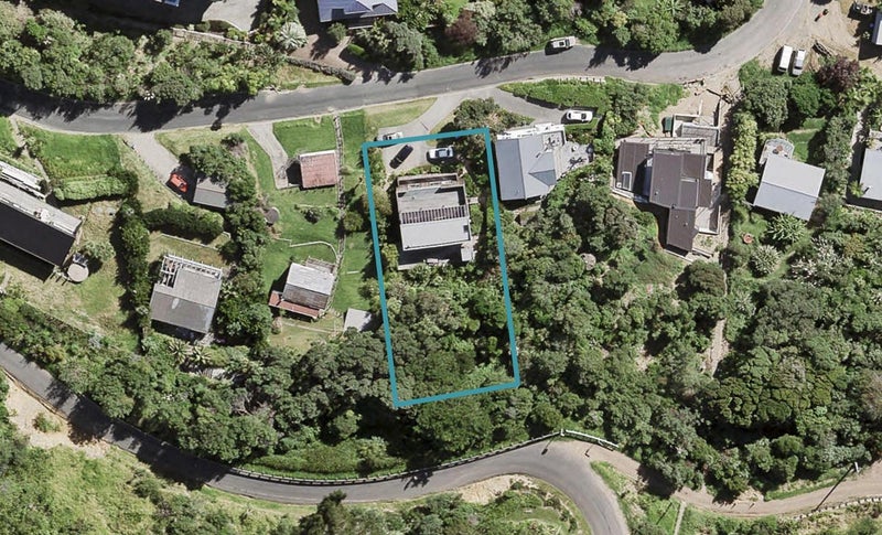 9 Seventh Avenue, Onetangi, Waiheke Island - Carousel 1